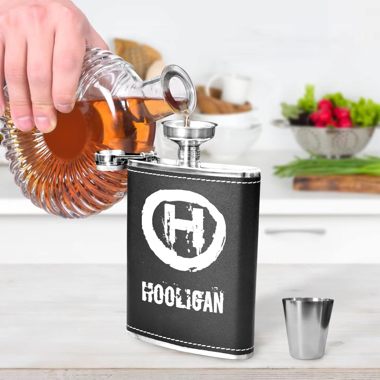 Hooligan Flask 8 oz Black Hip Flask - Image 4